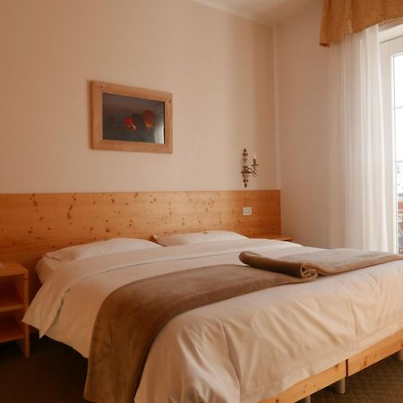Hotel Paradiso أسياجو المظهر الخارجي الصورة