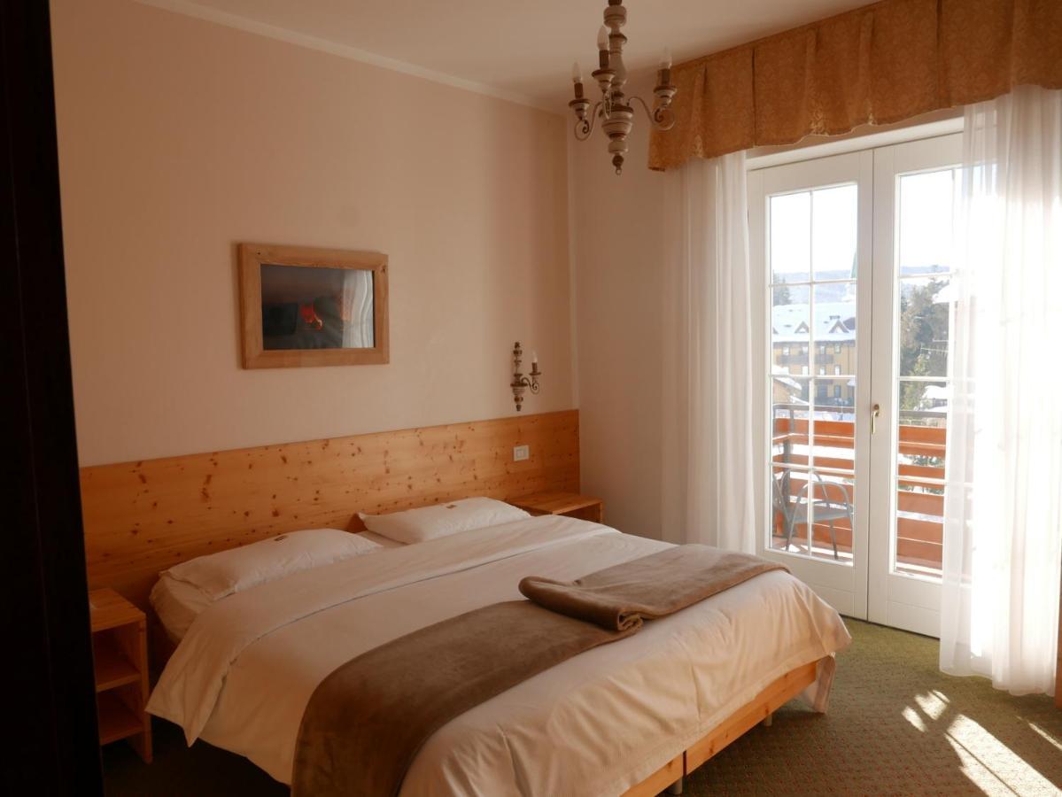 Hotel Paradiso أسياجو المظهر الخارجي الصورة