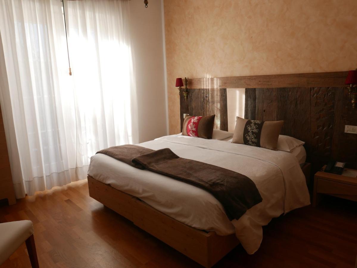 Hotel Paradiso أسياجو المظهر الخارجي الصورة