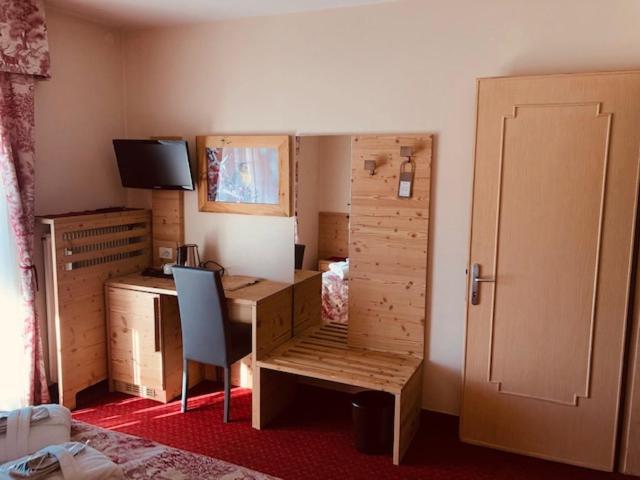 Hotel Paradiso أسياجو المظهر الخارجي الصورة